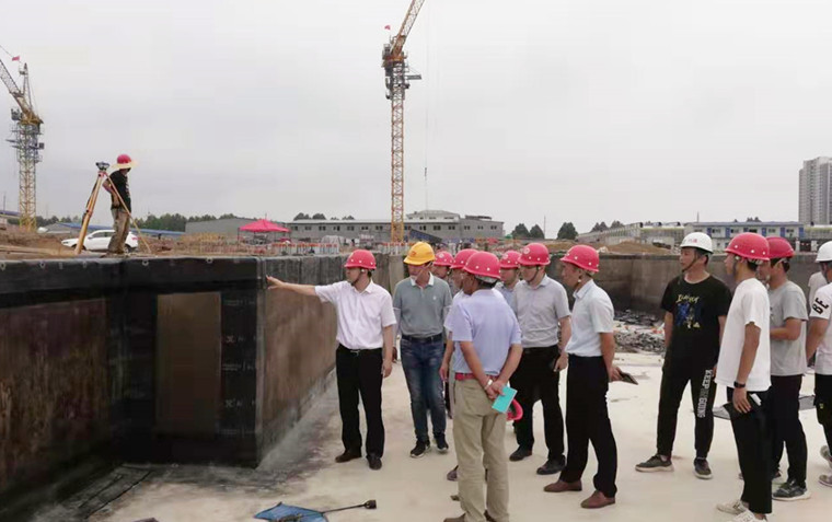 董事长刘常青视察学校人才公寓项目建设情况