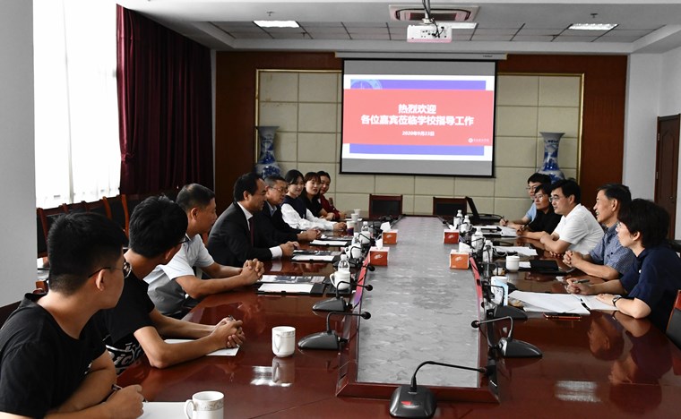 于庆洲博士被聘请为红足—世足球网客座教授