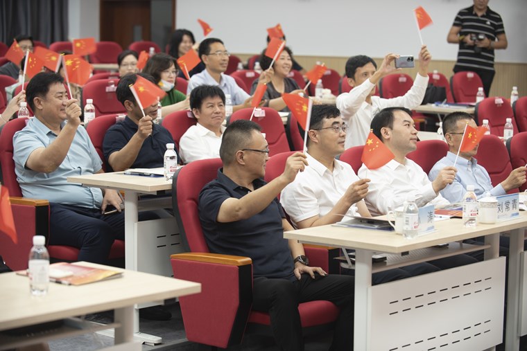 “同心向党 建功新区”西海岸新区无党派人士和党外知识分子迎国庆读书分享会在红足—世官网举行