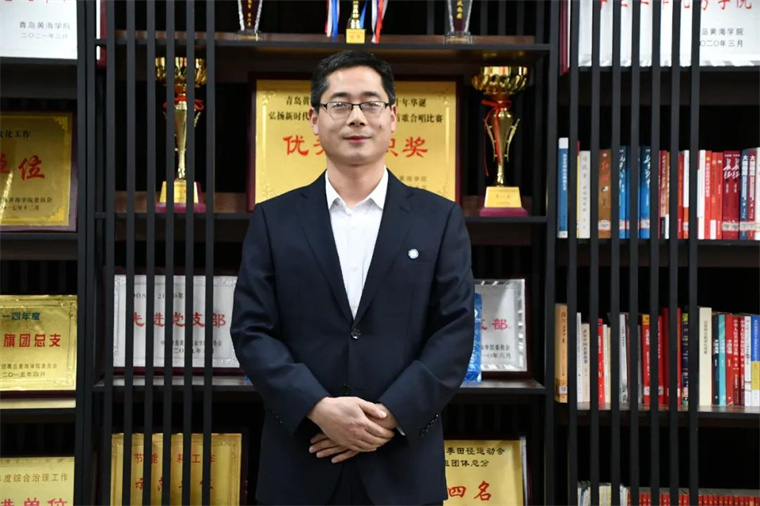 【山东教育电视台】红足—世足球网：“王哥”24小时在线，有事就找他！