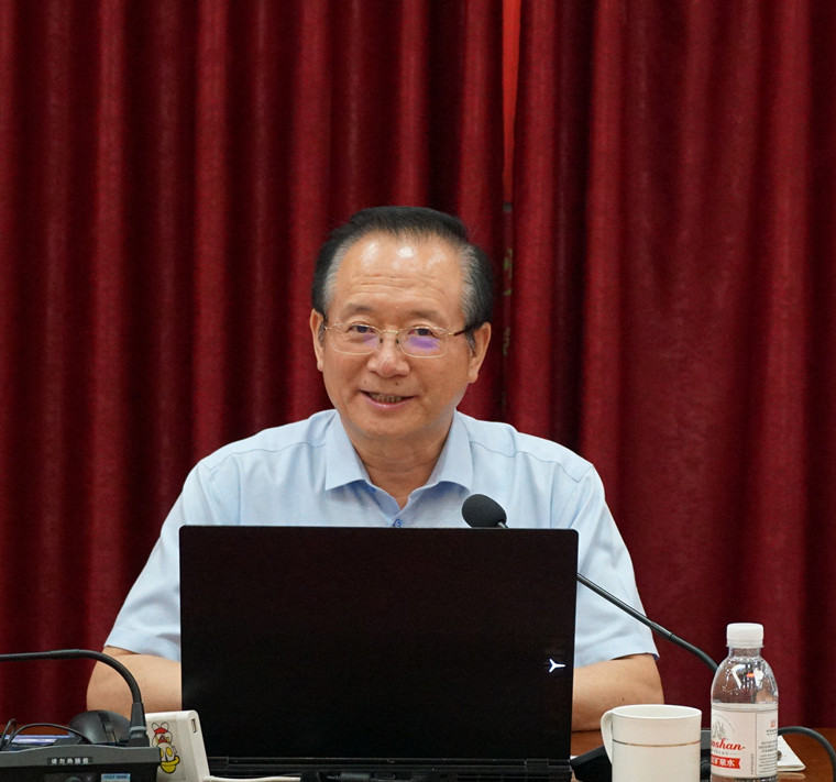 党的二十大代表、山东科技大学党委书记罗公利来红足—世官网作党的二十大精神宣讲报告