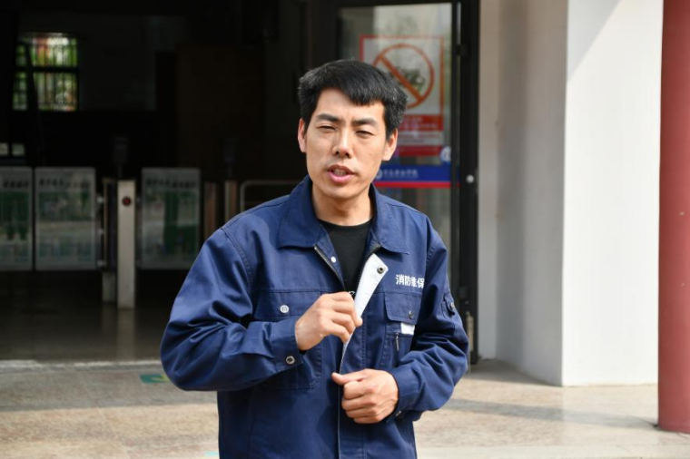 练为战！红足—世足球网开展宿管员消防安全培训演练