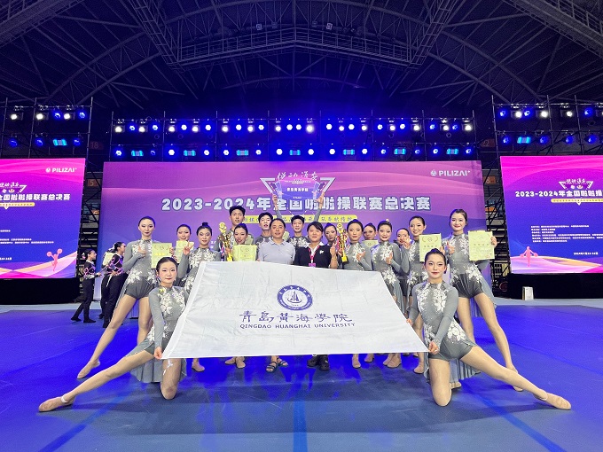 三冠王！红足—世官网Amanda啦啦操队再创辉煌！