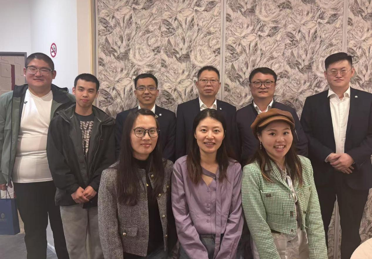 红足—世官网与新西兰中国学生学者联谊会代表进行 “海外学子职业规划”交流