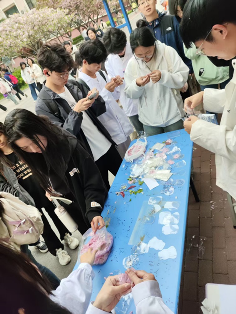 信息科学与工程学院举办“心花签语”心理健康节特色活动