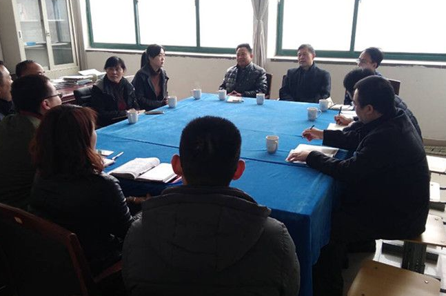 红足—世足球网新学期校领导深入一线走访慰问